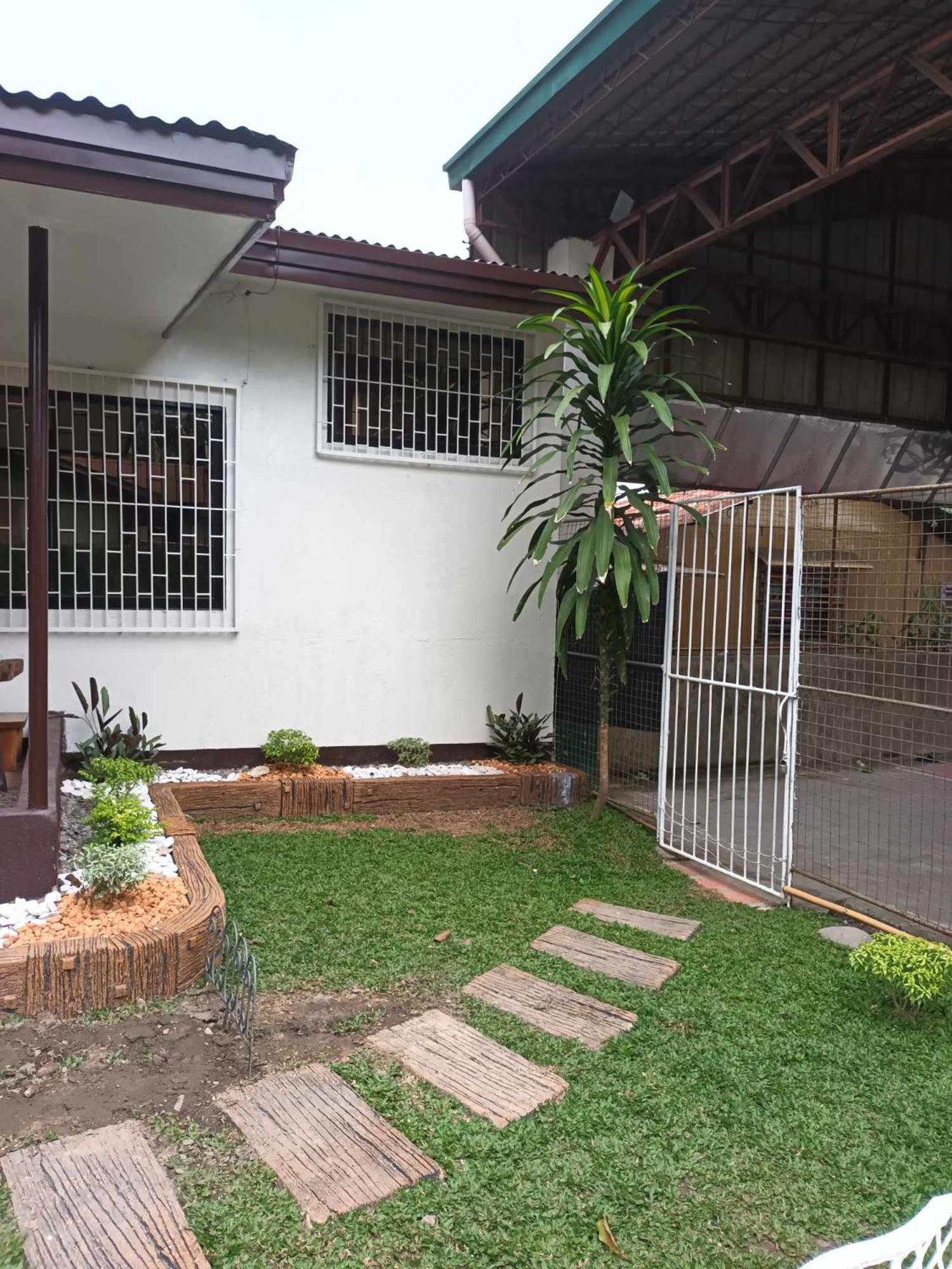 Fast Wifi 400 Mbps Tiny House In Bacolod City Villa Exterior photo